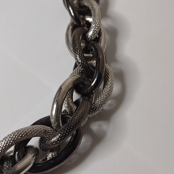 Black And Silver Tone Lightweight Large Link Chain Necklace - Picture 2 of 11